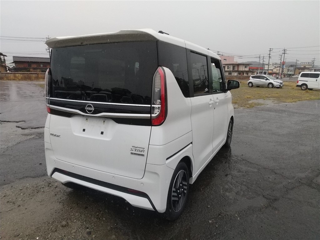 NISSAN ROOX