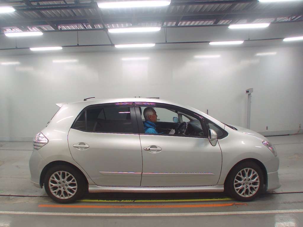 TOYOTA BLADE