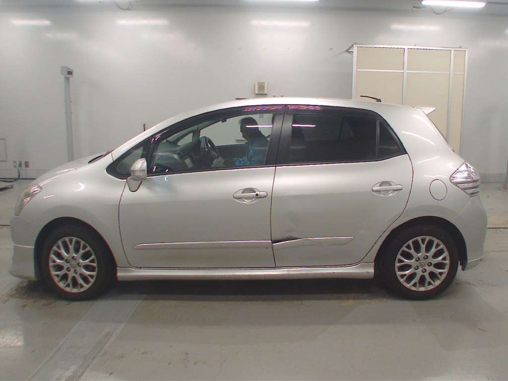 TOYOTA BLADE