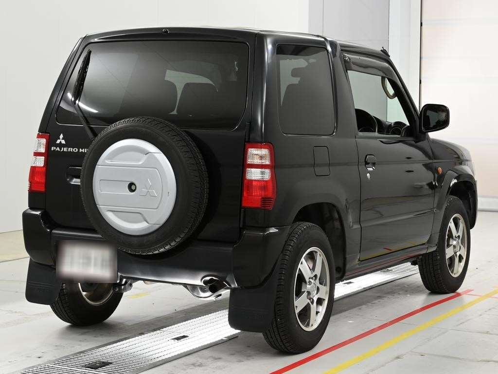 MITSUBISHI PAJERO MINI