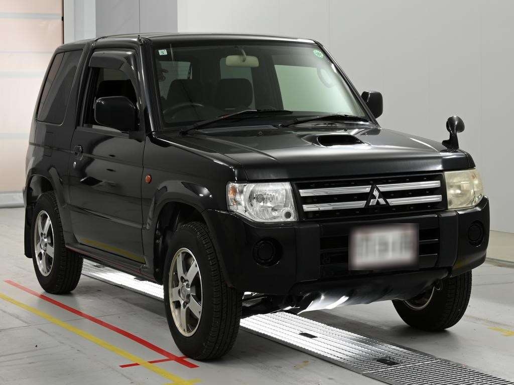 MITSUBISHI PAJERO MINI