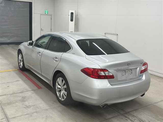 NISSAN FUGA
