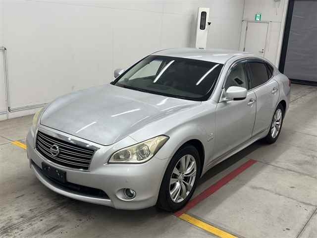 NISSAN FUGA