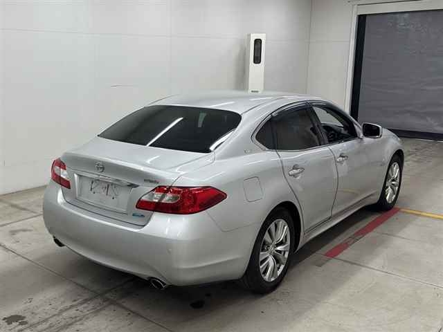 NISSAN FUGA