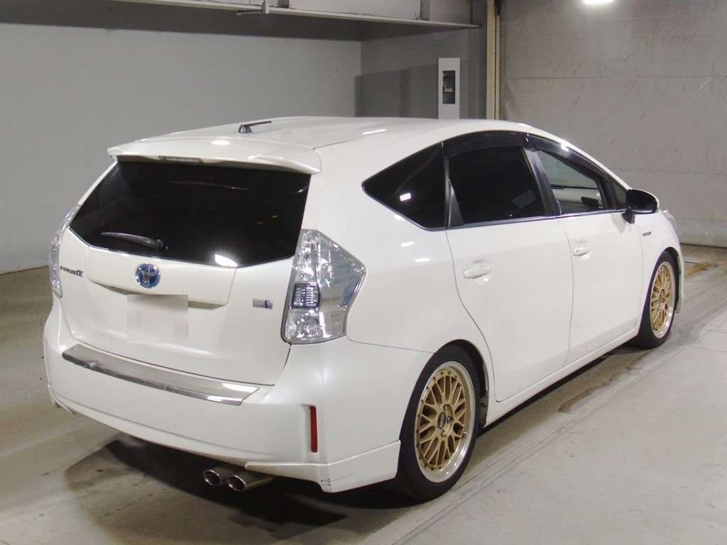 TOYOTA PRIUS ALPHA