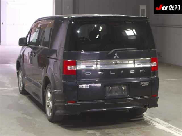 MITSUBISHI DELICA D:5