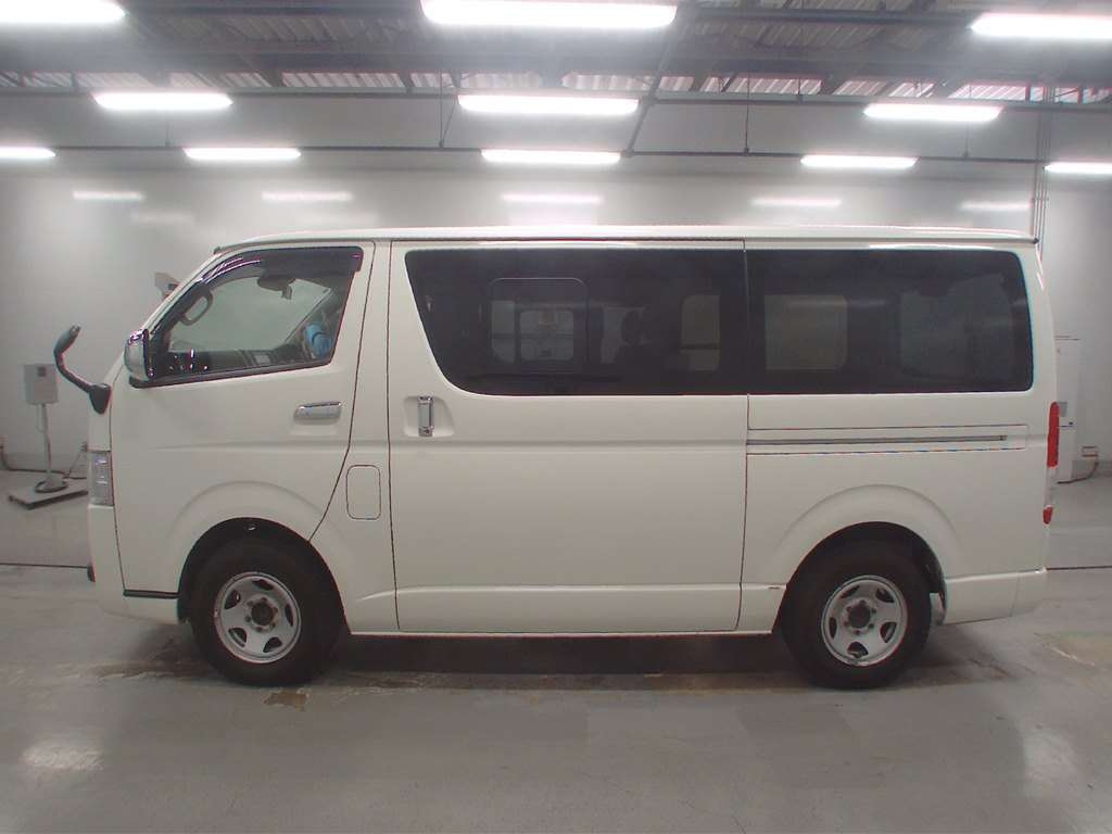 TOYOTA REGIUS ACE