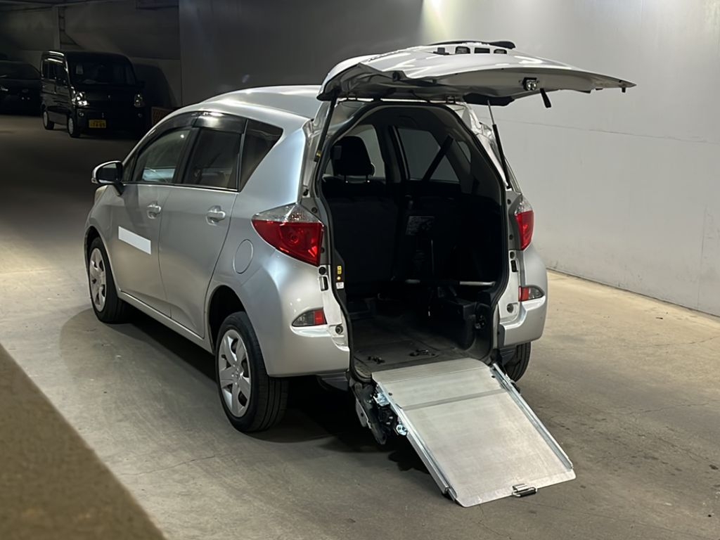 TOYOTA RACTIS