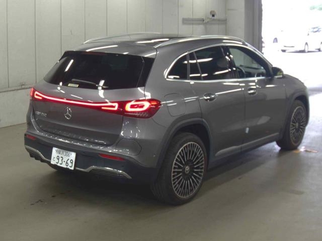 MERCEDES-BENZ EQA