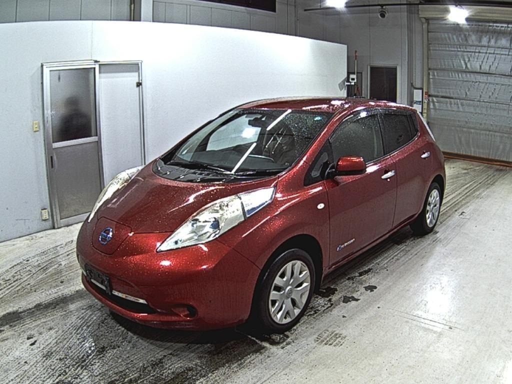 NISSAN LEAF