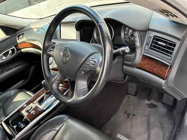 NISSAN FUGA