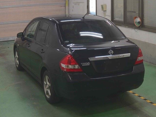 NISSAN TIIDA LATIO