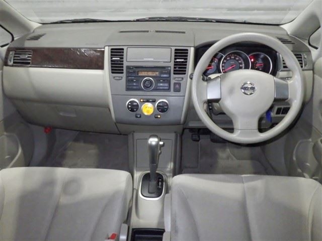 NISSAN TIIDA LATIO