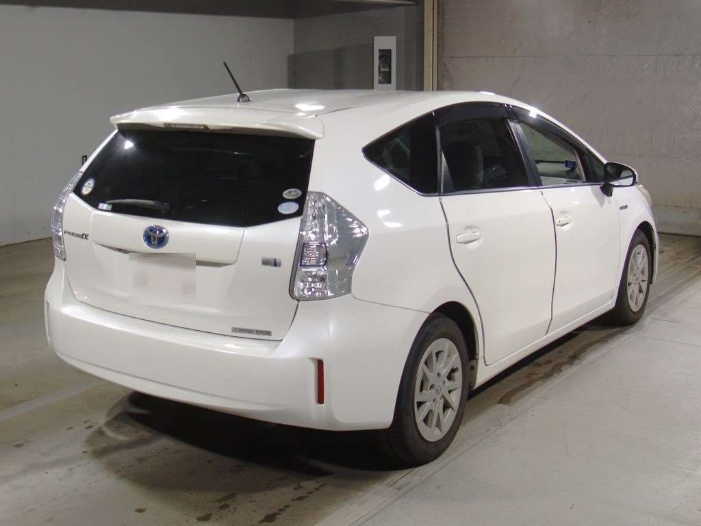 TOYOTA PRIUS ALPHA