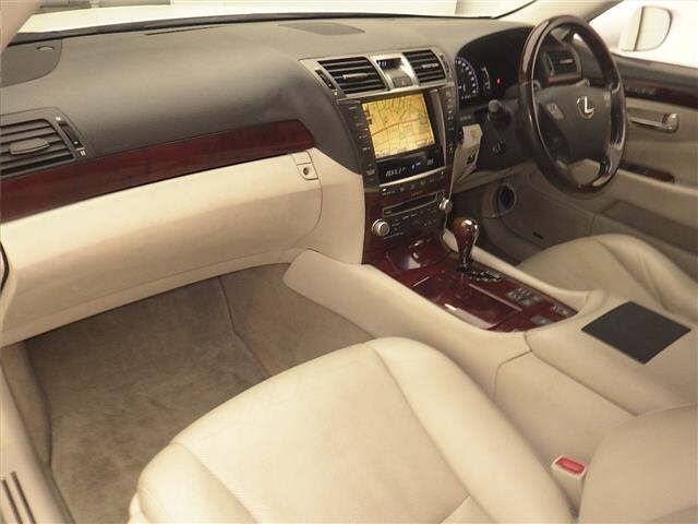 LEXUS LS600H