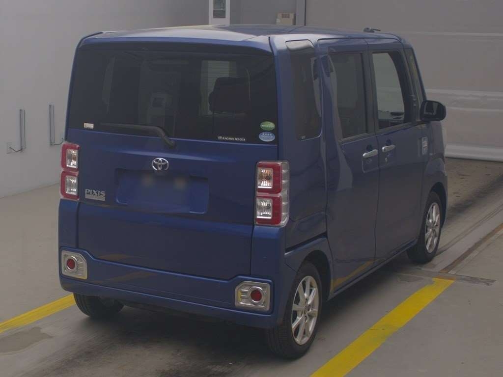 TOYOTA PIXIS MEGA