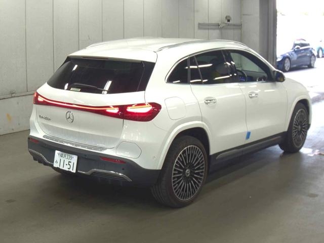 MERCEDES-BENZ EQA