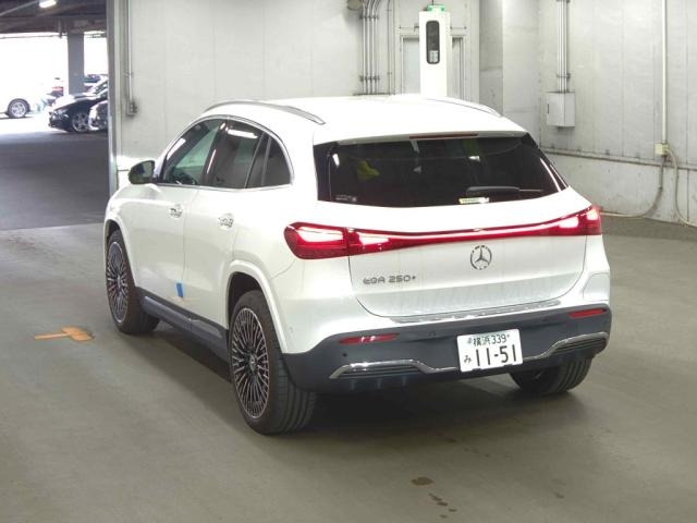 MERCEDES-BENZ EQA