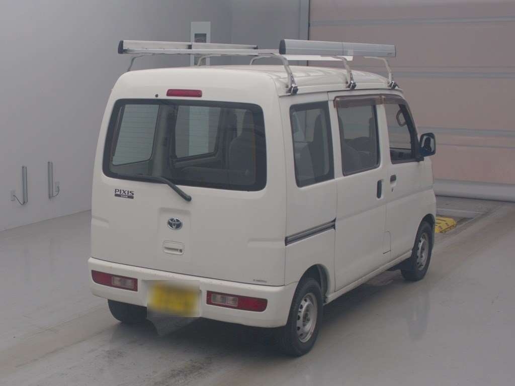 TOYOTA PIXIS VAN