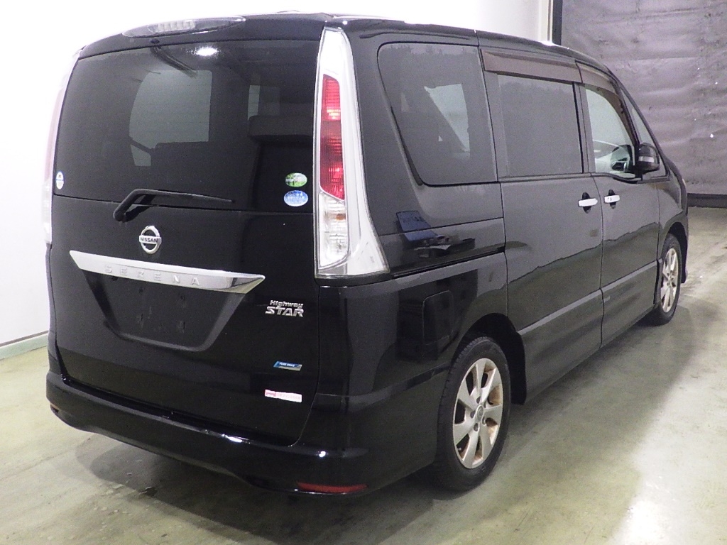 NISSAN SERENA