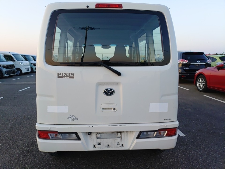 TOYOTA PIXIS VAN