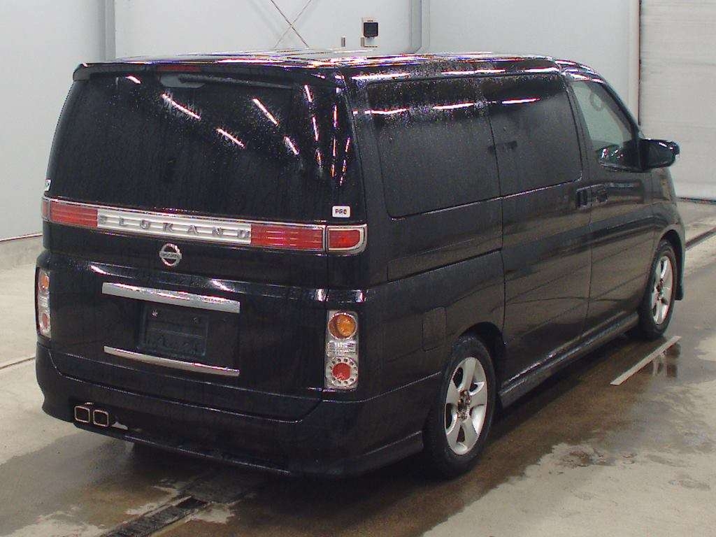 NISSAN ELGRAND