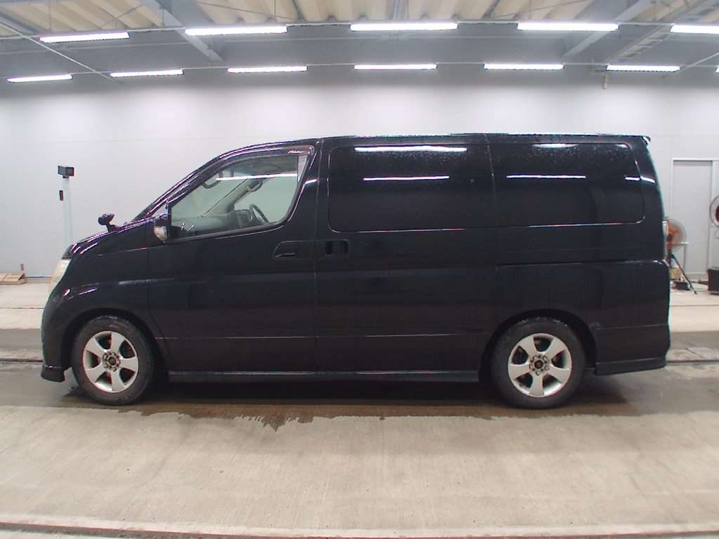 NISSAN ELGRAND