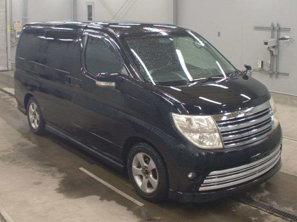 NISSAN ELGRAND