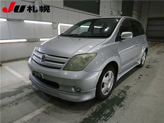 TOYOTA IST
