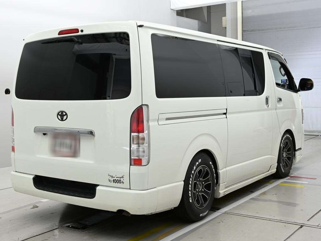 TOYOTA REGIUS ACE