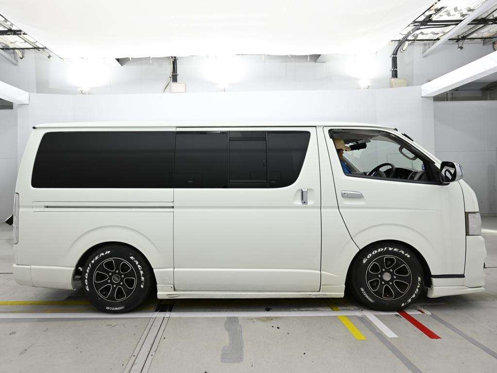TOYOTA REGIUS ACE