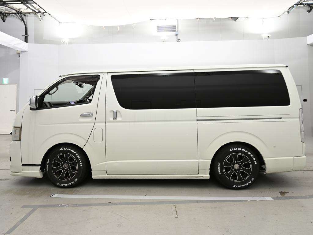 TOYOTA REGIUS ACE