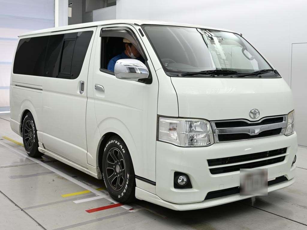 TOYOTA REGIUS ACE