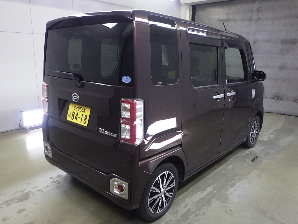 DAIHATSU WAKE