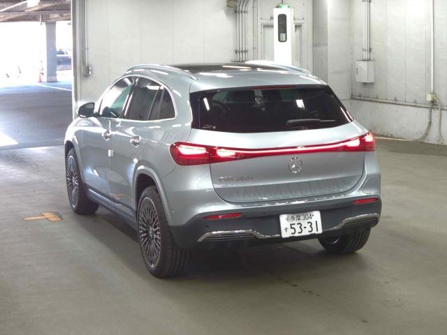 MERCEDES-BENZ EQA