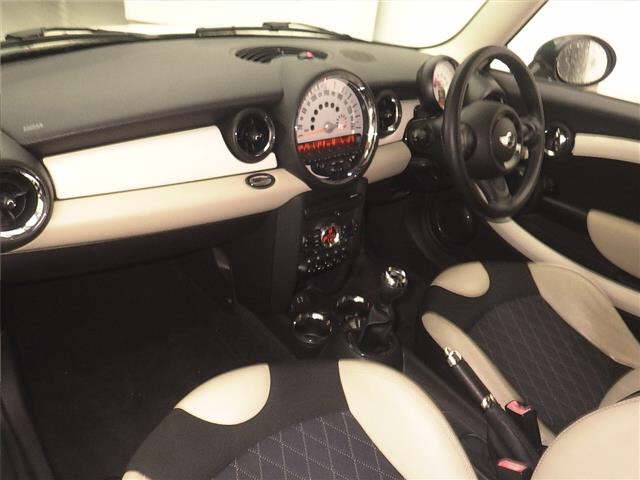 MINI HATCH