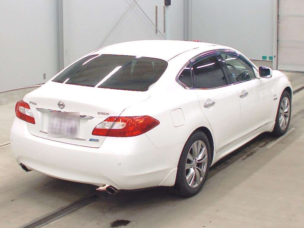 NISSAN FUGA