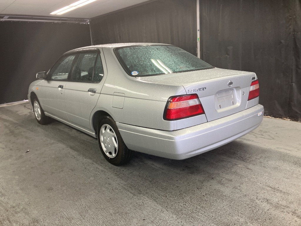 NISSAN BLUEBIRD