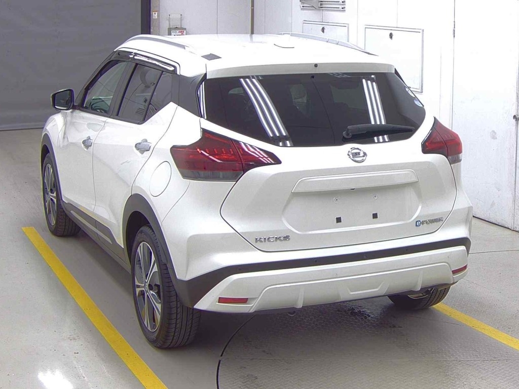 NISSAN KICKS