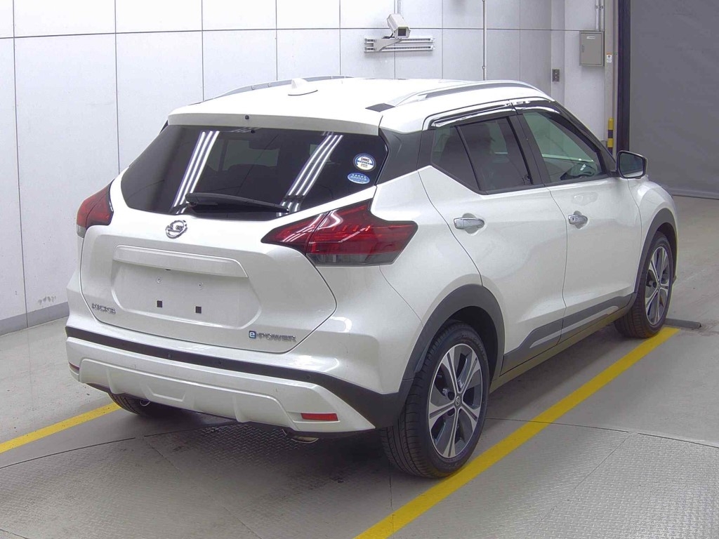 NISSAN KICKS