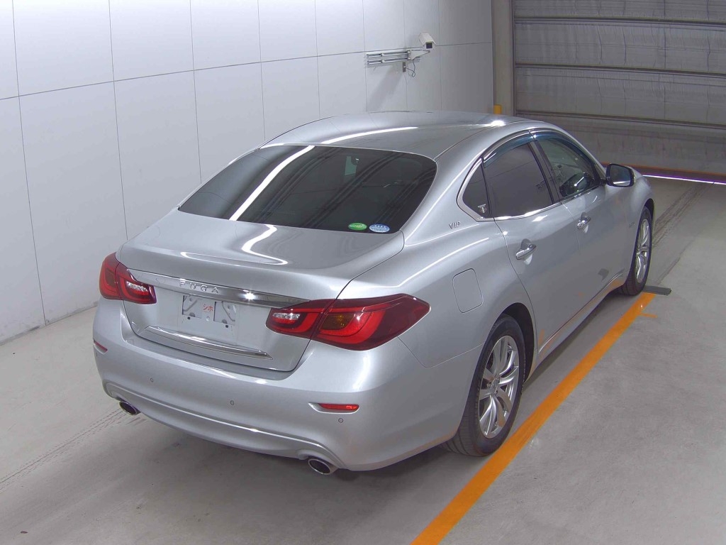 NISSAN FUGA