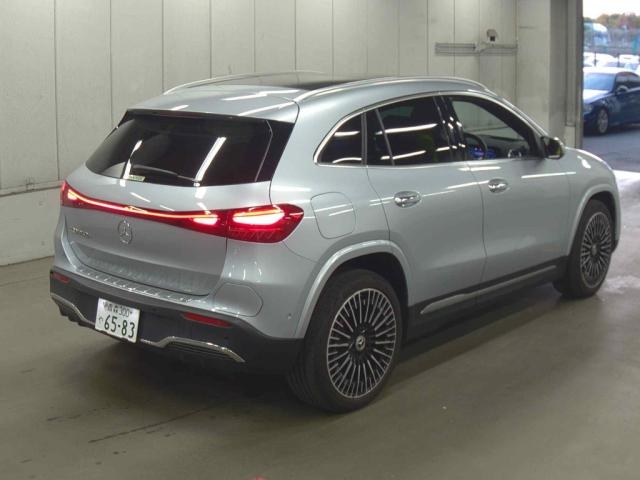 MERCEDES-BENZ EQA