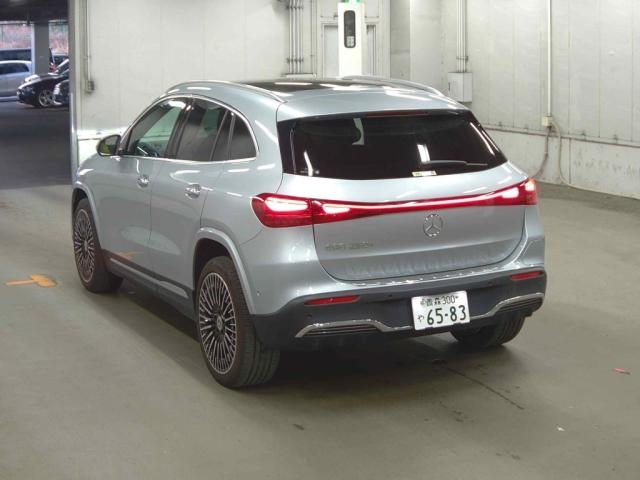 MERCEDES-BENZ EQA