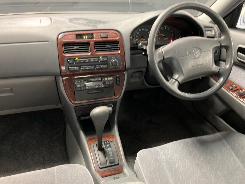 TOYOTA VISTA