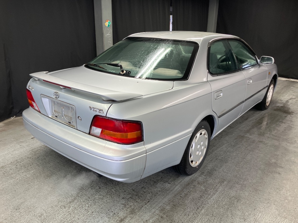 TOYOTA VISTA