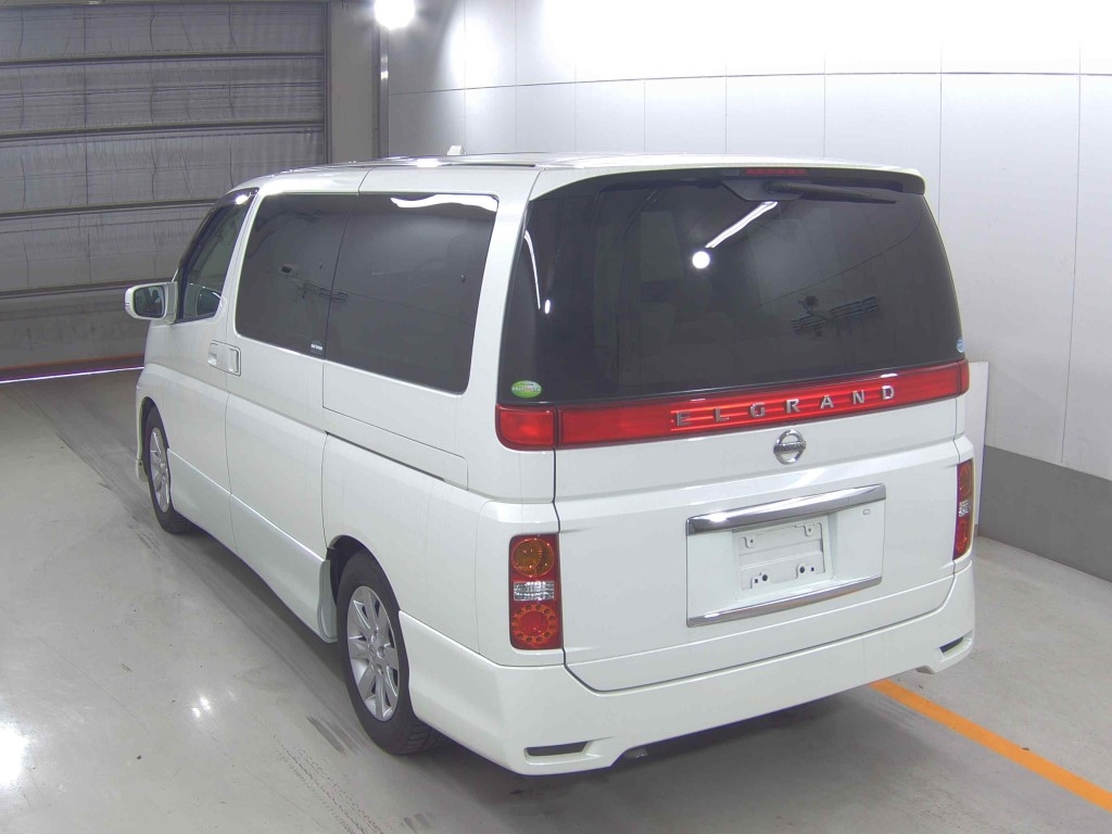 NISSAN ELGRAND