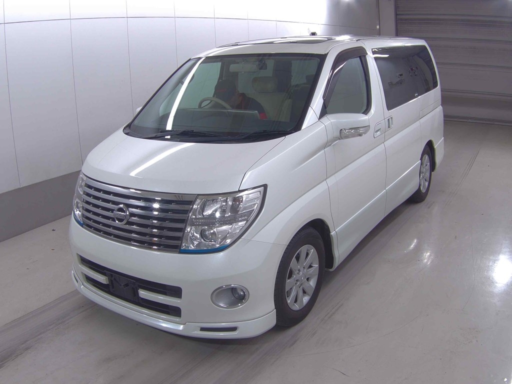 NISSAN ELGRAND