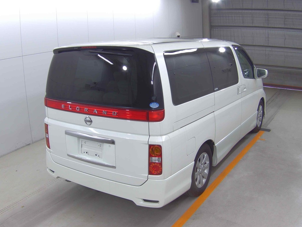 NISSAN ELGRAND