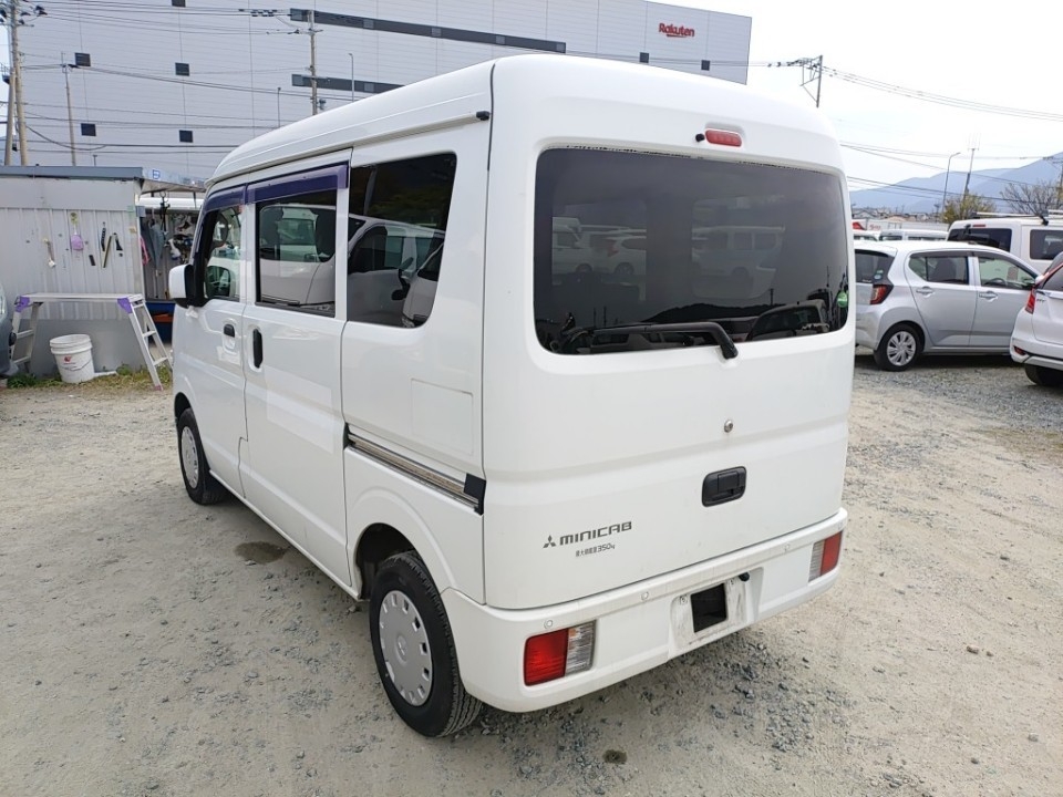 MITSUBISHI MINICAB
