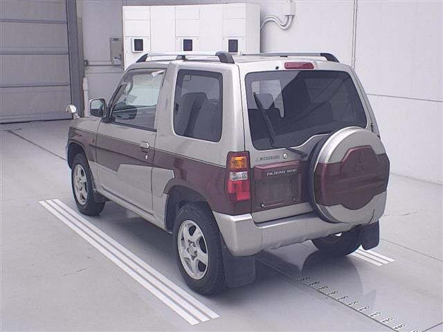 MITSUBISHI PAJERO MINI